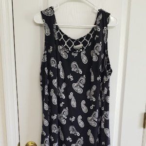 Allison Brittney plus black and white dress size 2X.